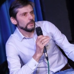 Олег Лазарев, директор Digital-агентства "JetStyle" занимается английским в Талисмане